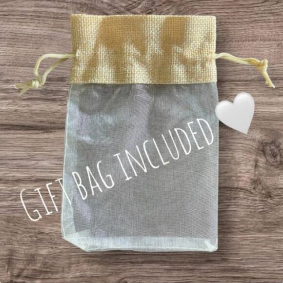 Virgin Mary Oyster Shell Ring Dish | Gold Trim Coastal Catholic Gift Handmade - Picture 4 of 4